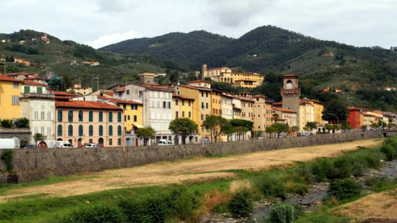 Casa Vacanza Ilia Pescia Eksteriør billede